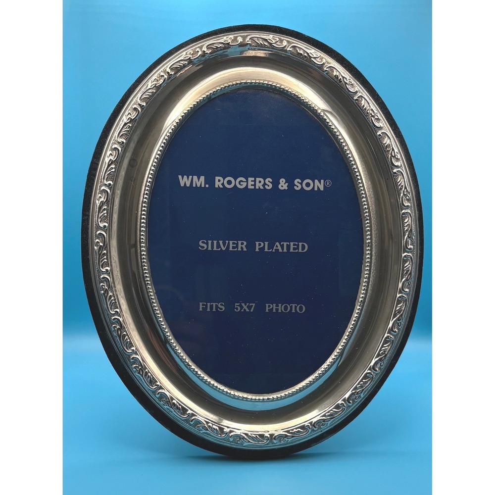 VTG Wm. Rogers & Son Silver Plated Oval Picture Frame 5x7 Scrolled Beaded Border